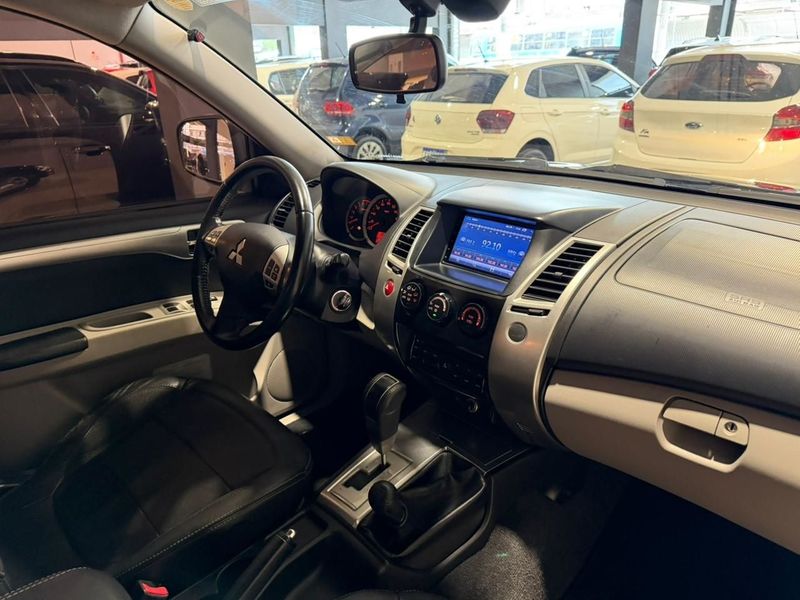 Mitsubishi Pajero Dakar 4×4 3.5 7 Lugares 2013/2013 SIM VEÍCULOS PORTO ALEGRE / Carros no Vale