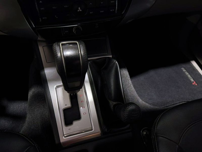 Mitsubishi Pajero Dakar 4×4 3.5 7 Lugares 2013/2013 SIM VEÍCULOS PORTO ALEGRE / Carros no Vale