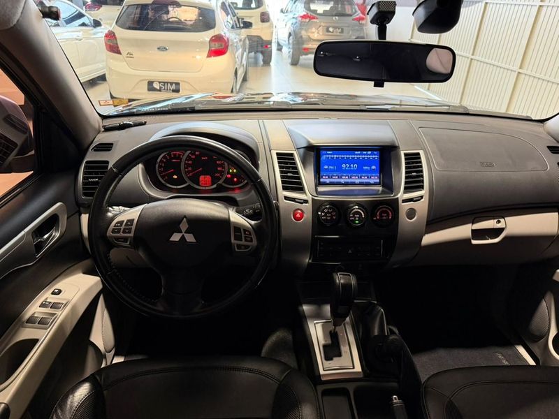 Mitsubishi Pajero Dakar 4×4 3.5 7 Lugares 2013/2013 SIM VEÍCULOS PORTO ALEGRE / Carros no Vale