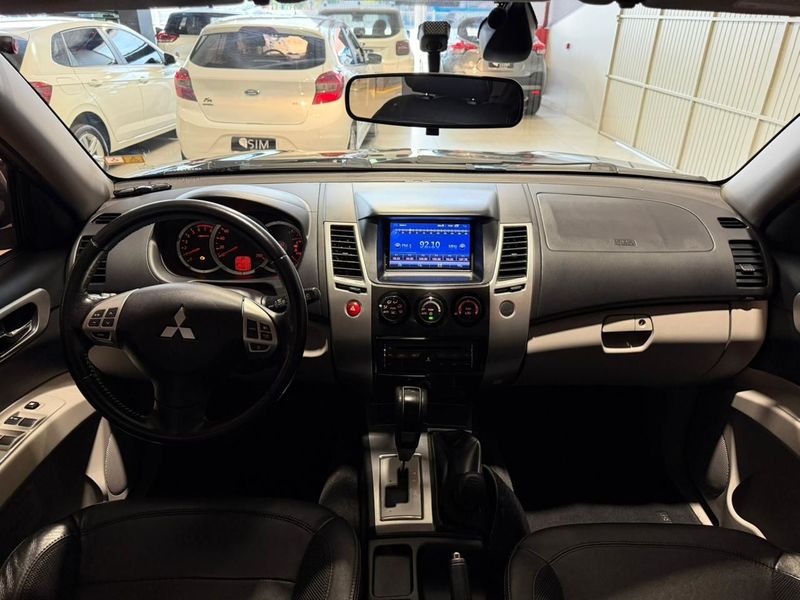 Mitsubishi Pajero Dakar 4×4 3.5 7 Lugares 2013/2013 SIM VEÍCULOS PORTO ALEGRE / Carros no Vale