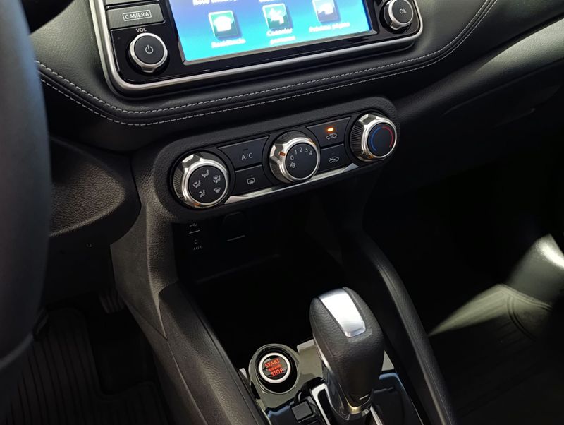 Nissan Kicks Sv Cvt 1.6 16v 2017/2018 SIM VEÍCULOS PORTO ALEGRE / Carros no Vale