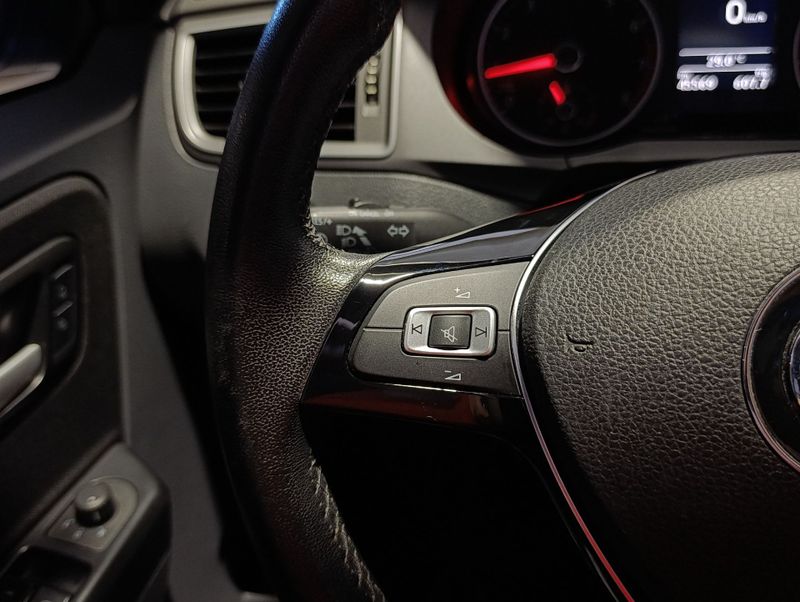 Volkswagen Fox 1.6 Msi Total Xtreme 2018/2019 SIM VEÍCULOS PORTO ALEGRE / Carros no Vale