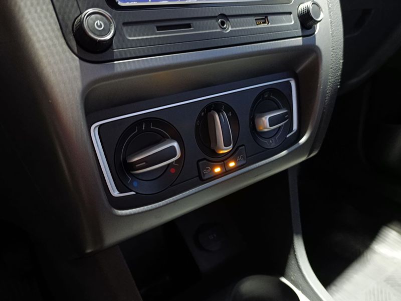 Volkswagen Fox 1.6 Msi Total Xtreme 2018/2019 SIM VEÍCULOS PORTO ALEGRE / Carros no Vale