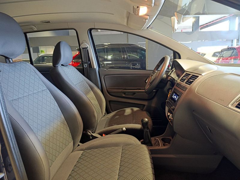 Volkswagen Fox Tl Mcv 2016/2017 SIM VEÍCULOS PORTO ALEGRE / Carros no Vale