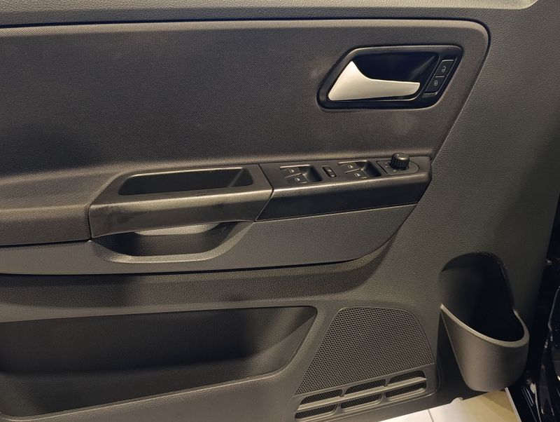 Volkswagen Fox Tl Mcv 2016/2017 SIM VEÍCULOS PORTO ALEGRE / Carros no Vale