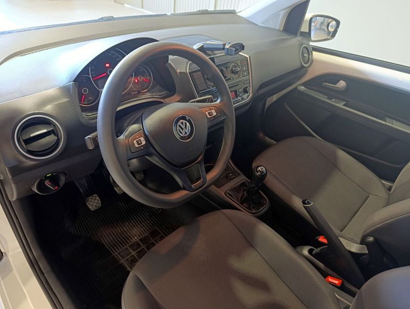 Volkswagen Up 1.0 Mpi Total 2019/2020 SIM VEÍCULOS PORTO ALEGRE / Carros no Vale