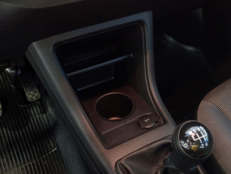 Volkswagen Up 1.0 Mpi Total 2019/2020 SIM VEÍCULOS PORTO ALEGRE / Carros no Vale