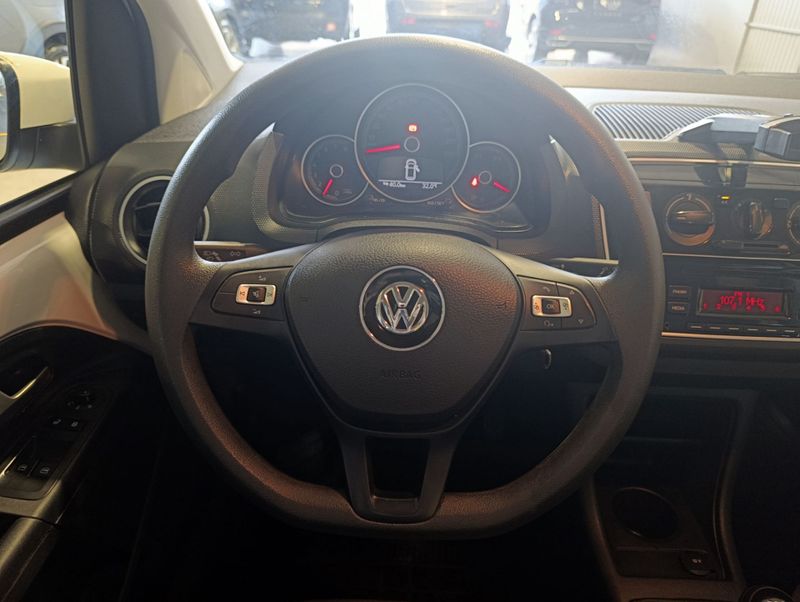 Volkswagen Up 1.0 Mpi Total 2019/2020 SIM VEÍCULOS PORTO ALEGRE / Carros no Vale