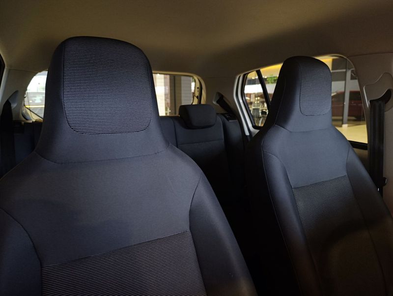 Volkswagen Up 1.0 Mpi Total 2019/2020 SIM VEÍCULOS PORTO ALEGRE / Carros no Vale