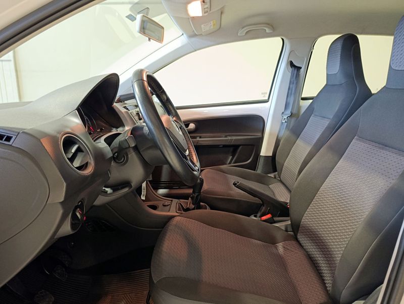 Volkswagen Up Move 1.0 Tsi Total 12v 2017/2018 SIM VEÍCULOS PORTO ALEGRE / Carros no Vale