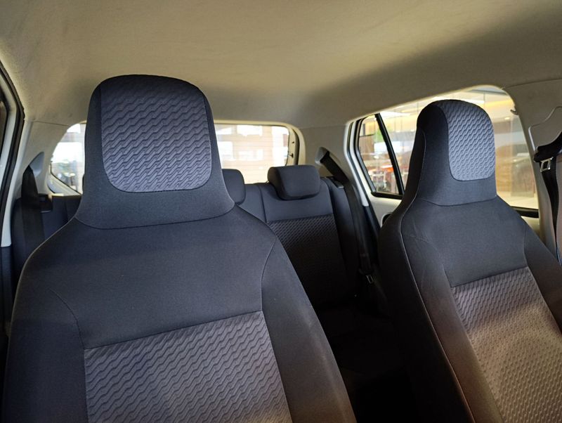 Volkswagen Up Move 1.0 Tsi Total 12v 2017/2018 SIM VEÍCULOS PORTO ALEGRE / Carros no Vale