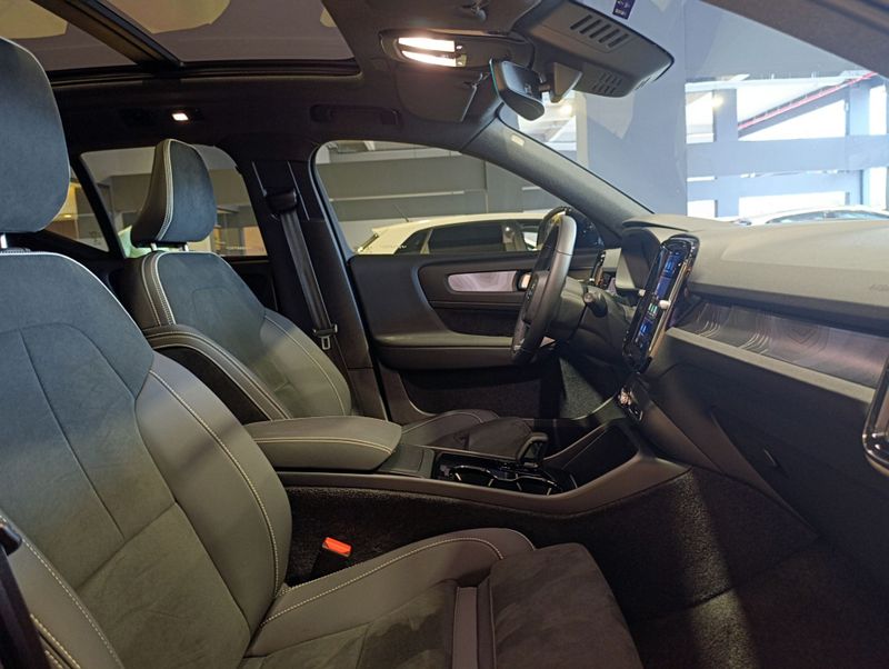 Volvo Xc 40 Recharge Plus Eletrico 2022/2023 SIM VEÍCULOS PORTO ALEGRE / Carros no Vale