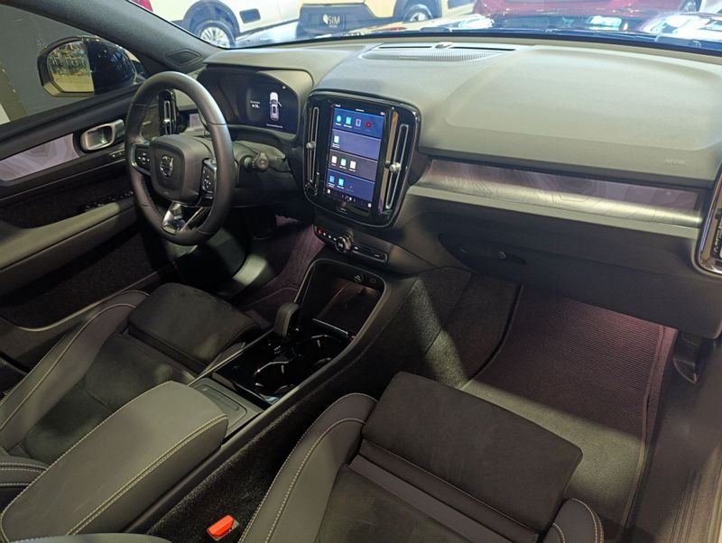 Volvo Xc 40 Recharge Plus Eletrico 2022/2023 SIM VEÍCULOS PORTO ALEGRE / Carros no Vale