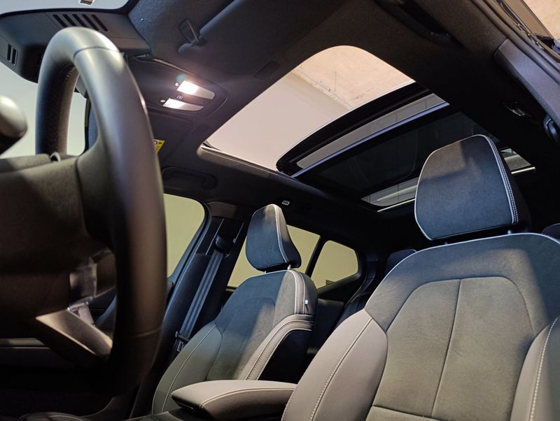 Volvo Xc 40 Recharge Plus Eletrico 2022/2023 SIM VEÍCULOS PORTO ALEGRE / Carros no Vale