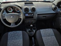 Ford Fiesta 1.0 8V /Class 8V 2010/2011 AUTO NÍVEL VEÍCULOS SANTA CRUZ DO SUL / Carros no Vale