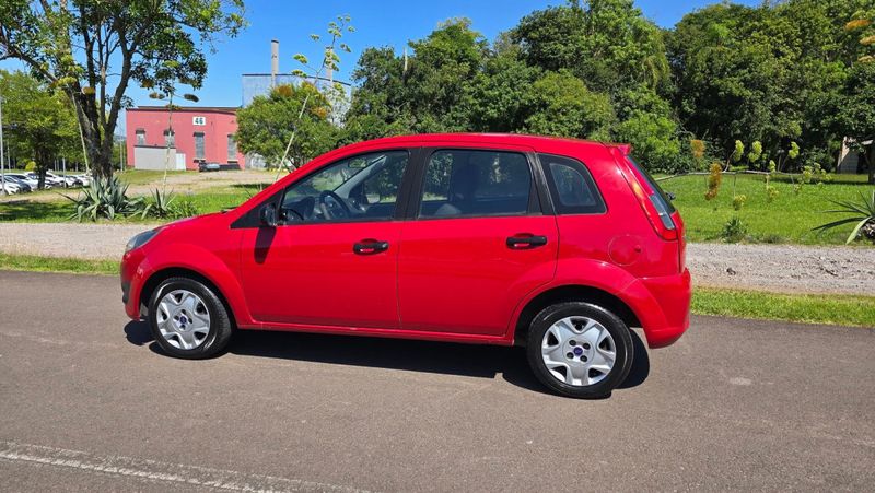 Ford Fiesta 1.0 8V /Class 8V 2010/2011 AUTO NÍVEL VEÍCULOS SANTA CRUZ DO SUL / Carros no Vale