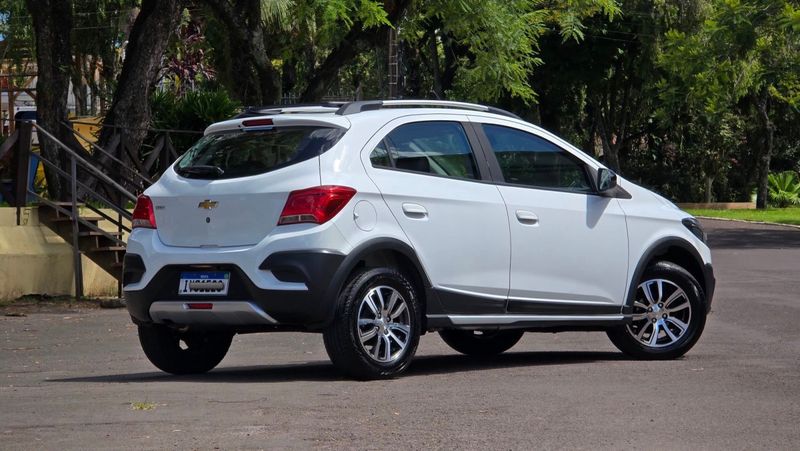CHEVROLET ONIX HATCH ACTIV 1.4 8V Mec. 2017/2018 AUTO NÍVEL VEÍCULOS SANTA CRUZ DO SUL / Carros no Vale