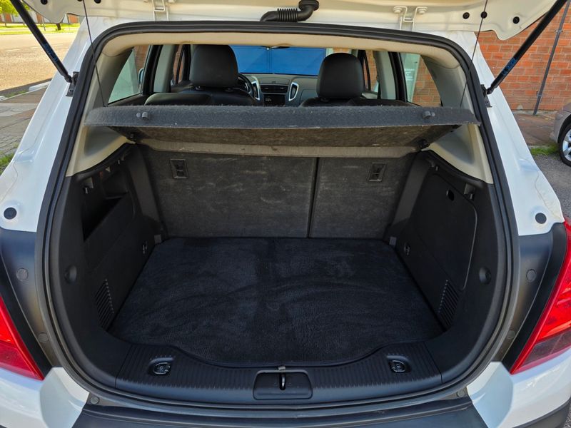 CHEVROLET TRACKER LTZ 1.8 16V 4×2 2013/2014 AUTO NÍVEL VEÍCULOS SANTA CRUZ DO SUL / Carros no Vale