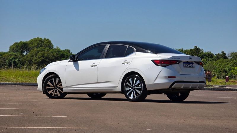 Nissan Sentra Advance 2.0 16V 2023/2023 AUTO NÍVEL VEÍCULOS SANTA CRUZ DO SUL / Carros no Vale