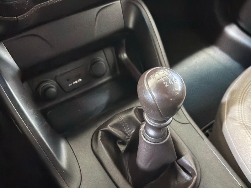 HYUNDAI IX35 2.0 MPI 4X2 16V 2012/2013 SUL SERRA MOTORS CAXIAS DO SUL / Carros no Vale HYUNDAI IX35 2.0 MPI 4X2 16V 2012/2013 SUL SERRA MOTORS CAXIAS DO SUL / Carros no Vale