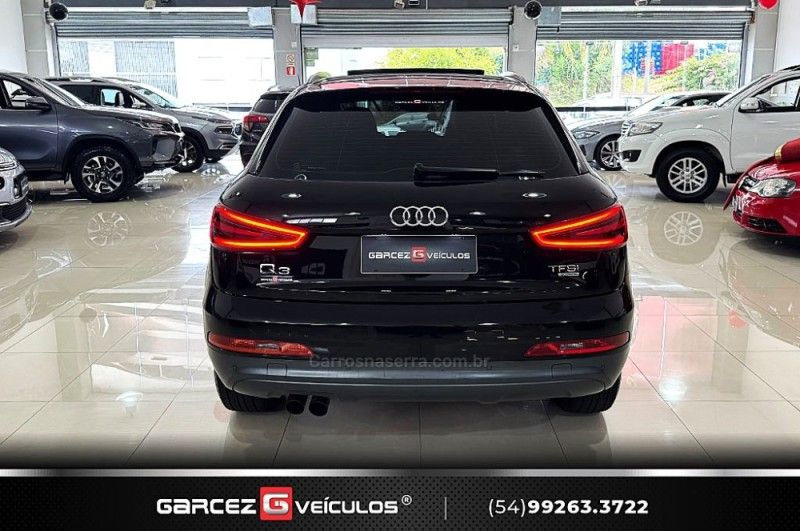 AUDI Q3 2.0 TFSI AMBIENTE QUATTRO S TRONIC 2015/2015 GARCEZ VEÍCULOS BENTO GONÇALVES / Carros no Vale
