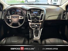 FORD FOCUS 2.0 TITANIUM PLUS HATCH 16V AUTO 2015/2015 GARCEZ VEÍCULOS BENTO GONÇALVES / Carros no Vale