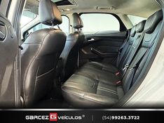 FORD FOCUS 2.0 TITANIUM PLUS HATCH 16V AUTO 2015/2015 GARCEZ VEÍCULOS BENTO GONÇALVES / Carros no Vale
