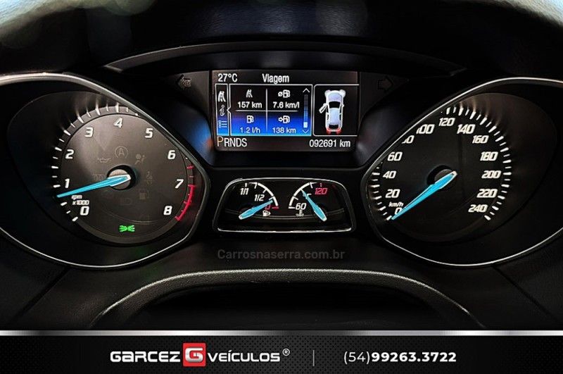 FORD FOCUS 2.0 TITANIUM PLUS HATCH 16V AUTO 2015/2015 GARCEZ VEÍCULOS BENTO GONÇALVES / Carros no Vale