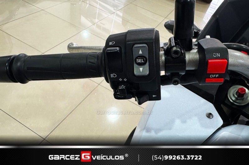 KAWASAKI VERSYS 1000 ABS 2012/2013 GARCEZ VEÍCULOS BENTO GONÇALVES / Carros no Vale