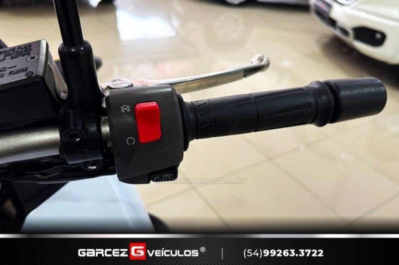 KAWASAKI VERSYS 1000 ABS 2012/2013 GARCEZ VEÍCULOS BENTO GONÇALVES / Carros no Vale