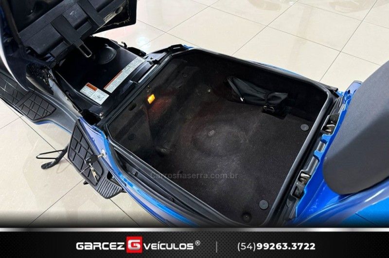 SUZUKI BURGMAN 400 2001/2001 GARCEZ VEÍCULOS BENTO GONÇALVES / Carros no Vale