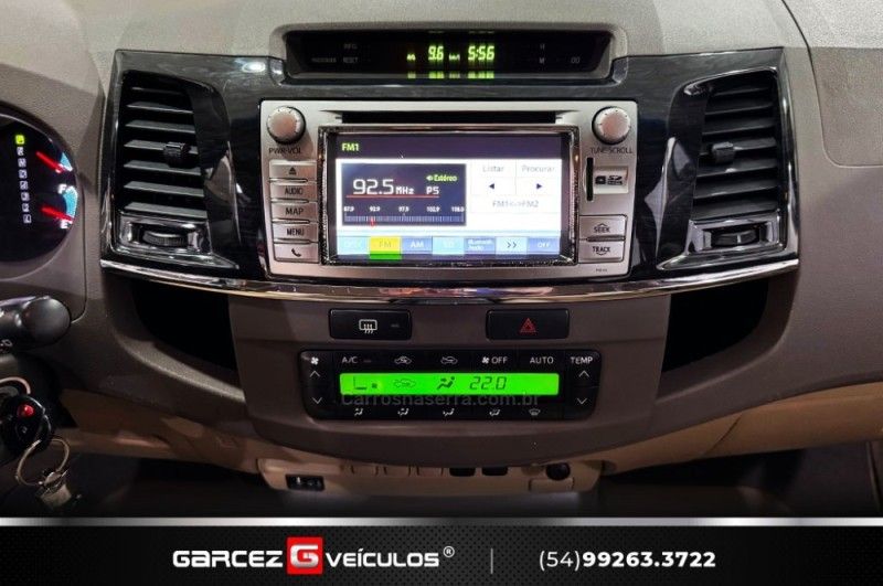 TOYOTA HILUX SW4 3.0 SRV 4X4 16V TURBO INTERCOOLER 2013/2013 GARCEZ VEÍCULOS BENTO GONÇALVES / Carros no Vale