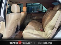 TOYOTA HILUX SW4 3.0 SRV 4X4 16V TURBO INTERCOOLER 2013/2013 GARCEZ VEÍCULOS BENTO GONÇALVES / Carros no Vale