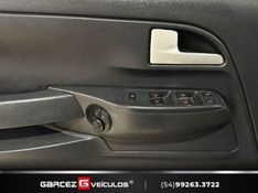 VOLKSWAGEN CROSSFOX 1.6 MI 8V 2005/2006 GARCEZ VEÍCULOS BENTO GONÇALVES / Carros no Vale