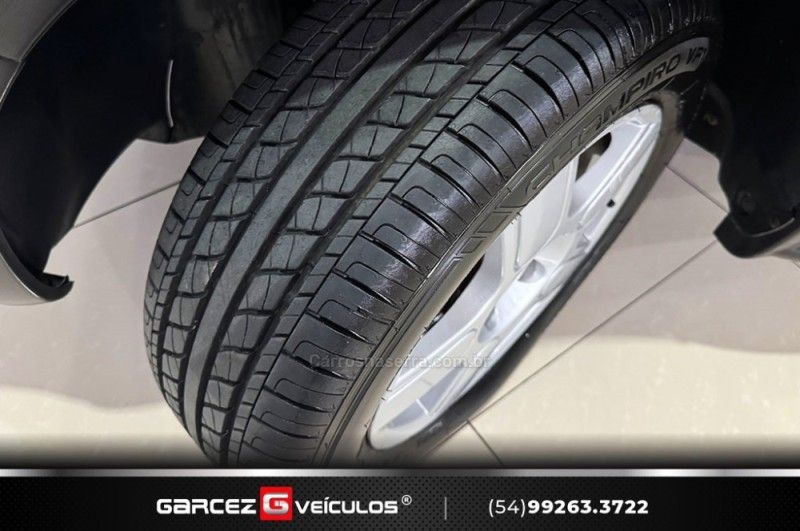 VOLKSWAGEN CROSSFOX 1.6 MI 8V 2005/2006 GARCEZ VEÍCULOS BENTO GONÇALVES / Carros no Vale