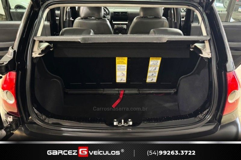 VOLKSWAGEN CROSSFOX 1.6 MI 8V 2005/2006 GARCEZ VEÍCULOS BENTO GONÇALVES / Carros no Vale