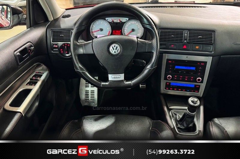 VOLKSWAGEN GOLF 1.8 MI GTI 20V 193CV TURBO 2008/2009 GARCEZ VEÍCULOS BENTO GONÇALVES / Carros no Vale