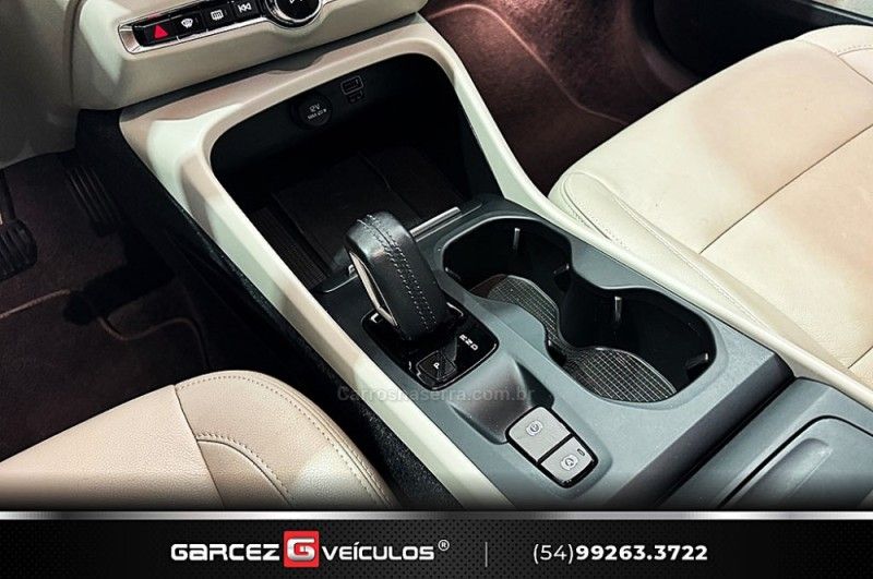 VOLVO XC 40 2.0 T4 MOMENTUM 190CV FWD 2020/2020 GARCEZ VEÍCULOS BENTO GONÇALVES / Carros no Vale