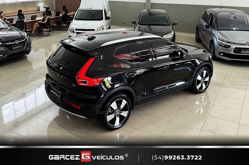 VOLVO XC 40 2.0 T4 MOMENTUM 190CV FWD 2020/2020 GARCEZ VEÍCULOS BENTO GONÇALVES / Carros no Vale
