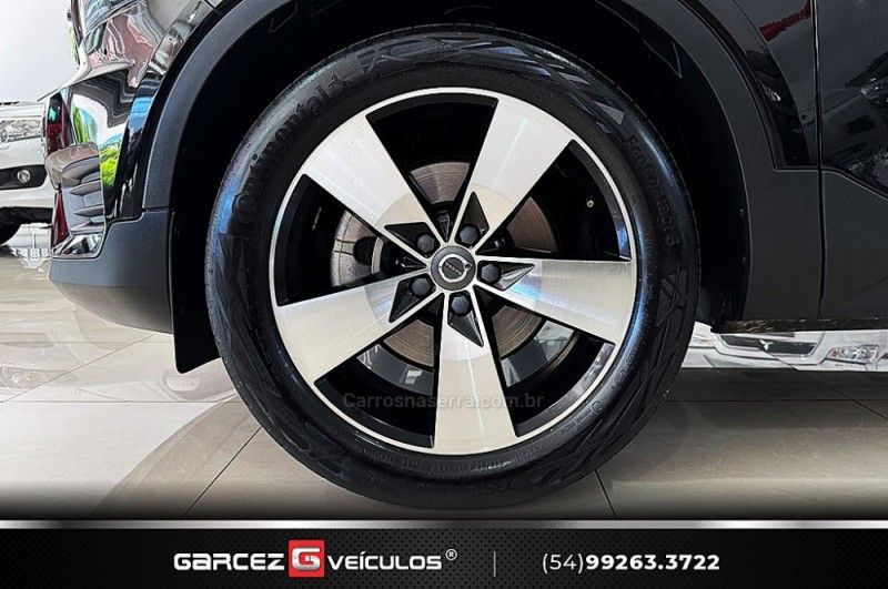 VOLVO XC 40 2.0 T4 MOMENTUM 190CV FWD 2020/2020 GARCEZ VEÍCULOS BENTO GONÇALVES / Carros no Vale