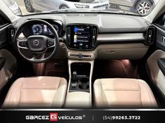 VOLVO XC 40 2.0 T4 MOMENTUM 190CV FWD 2020/2020 GARCEZ VEÍCULOS BENTO GONÇALVES / Carros no Vale