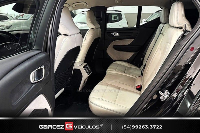 VOLVO XC 40 2.0 T4 MOMENTUM 190CV FWD 2020/2020 GARCEZ VEÍCULOS BENTO GONÇALVES / Carros no Vale