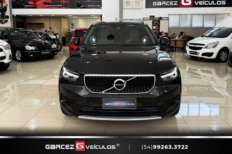VOLVO XC 40 2.0 T4 MOMENTUM 190CV FWD 2020/2020 GARCEZ VEÍCULOS BENTO GONÇALVES / Carros no Vale
