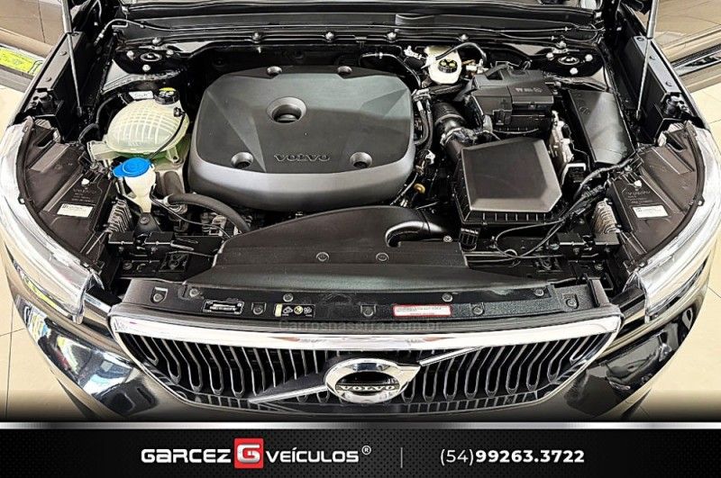 VOLVO XC 40 2.0 T4 MOMENTUM 190CV FWD 2020/2020 GARCEZ VEÍCULOS BENTO GONÇALVES / Carros no Vale