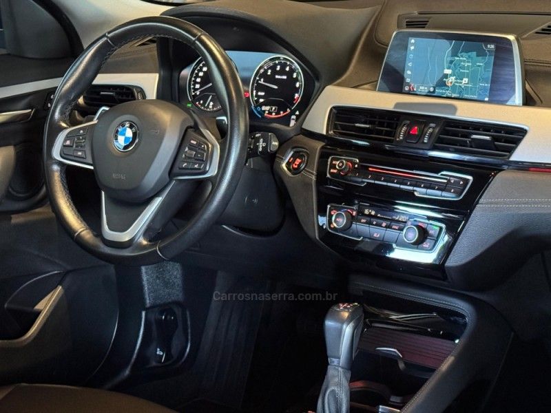 BMW X2 2.0 16V TURBO ACTIVEFLEX SDRIVE 20I 2018/2019 GRIFFCAR MULTIMARCAS DOIS IRMÃOS / Carros no Vale