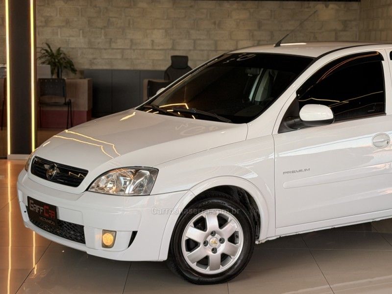 CHEVROLET CORSA 1.4 MPFI PREMIUM SEDAN 8V 2007/2008 GRIFFCAR MULTIMARCAS DOIS IRMÃOS / Carros no Vale