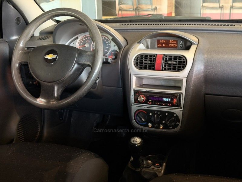CHEVROLET CORSA 1.4 MPFI PREMIUM SEDAN 8V 2007/2008 GRIFFCAR MULTIMARCAS DOIS IRMÃOS / Carros no Vale