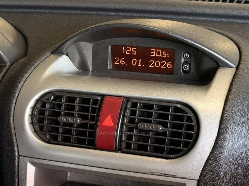 CHEVROLET CORSA 1.4 MPFI PREMIUM SEDAN 8V 2007/2008 GRIFFCAR MULTIMARCAS DOIS IRMÃOS / Carros no Vale