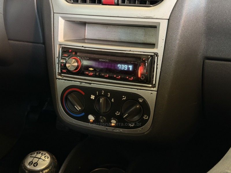 CHEVROLET CORSA 1.4 MPFI PREMIUM SEDAN 8V 2007/2008 GRIFFCAR MULTIMARCAS DOIS IRMÃOS / Carros no Vale