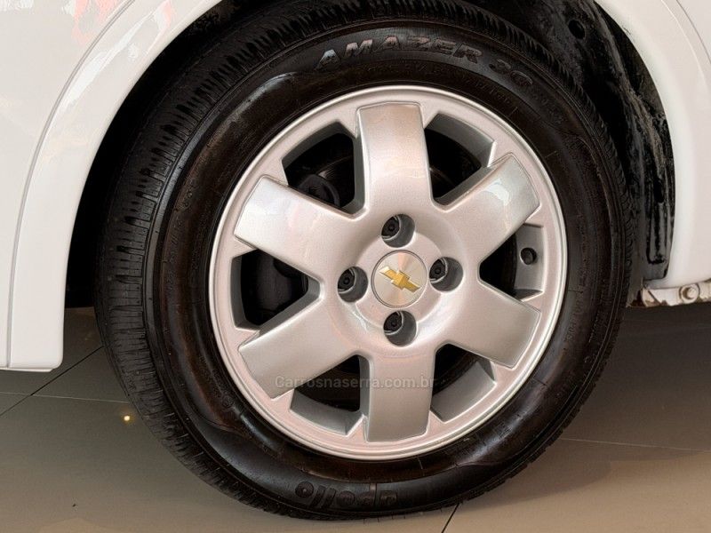 CHEVROLET CORSA 1.4 MPFI PREMIUM SEDAN 8V 2007/2008 GRIFFCAR MULTIMARCAS DOIS IRMÃOS / Carros no Vale